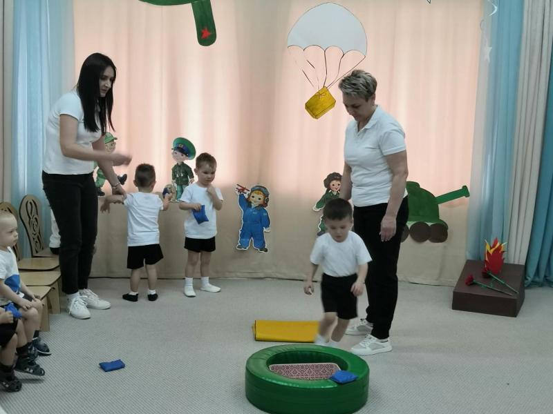 Спортивный праздник в группе "Совушки"