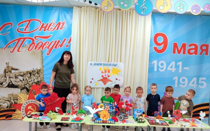 Выставка, посвященная 80-летию Великой Победы